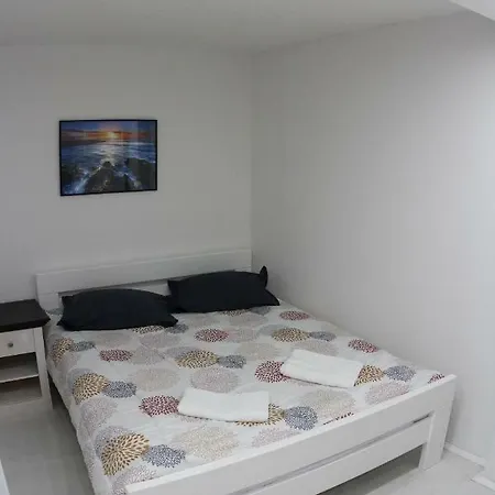 Apartment Mara Jelsa (Hvar)