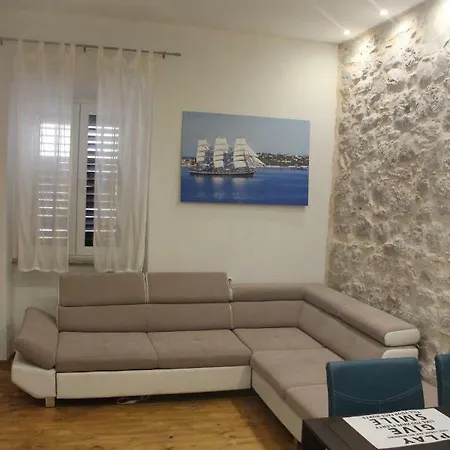 Mara * Jelsa (Hvar)