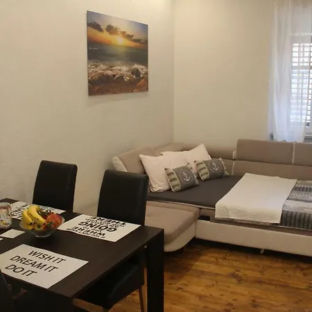 Apartment Mara *