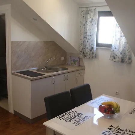 Mara Apartment Jelsa (Hvar)